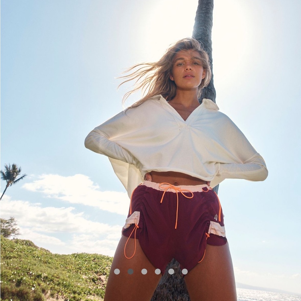 Free People Free Rappel Shorts in Burgundy - Picture 2 of 7